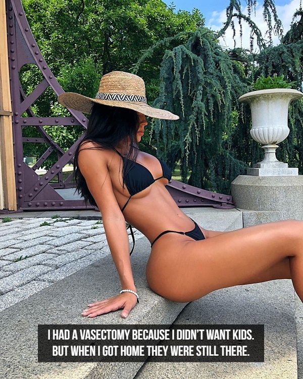 Girls And Jokes (17 pics)