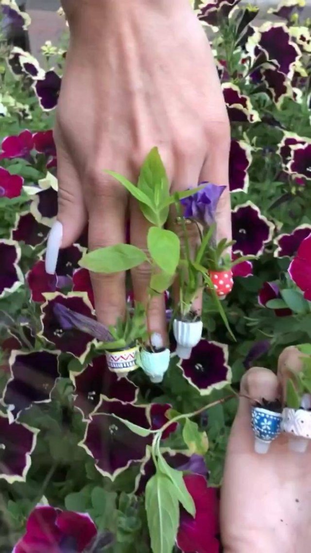 This Russian Nail Salon Makes The Weirdest Nails Ever (38 pics) This Russian Nail Salon Makes The Weirdest Nails Ever (38 pics)