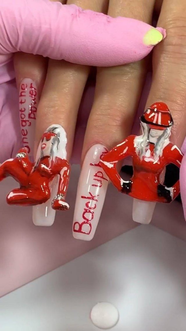 This Russian Nail Salon Makes The Weirdest Nails Ever (38 pics)