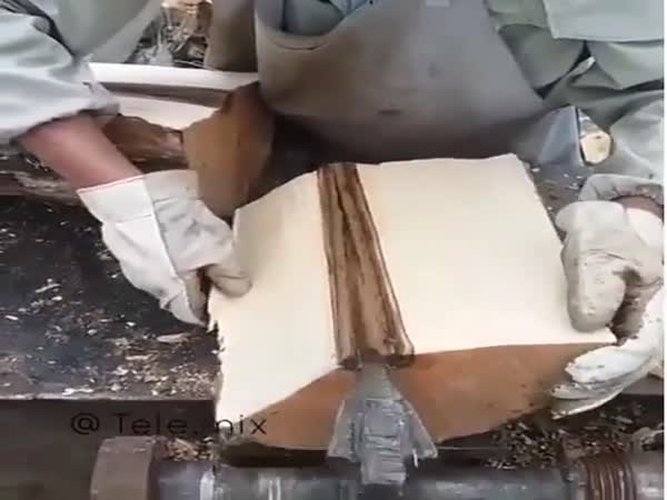This Wood Splitter Can Split Wood Effortlessly