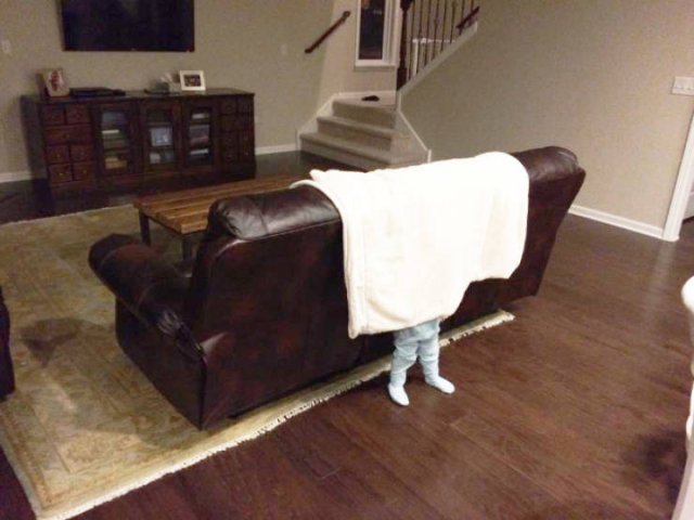 Kids Are Good At Hiding (22 pics)