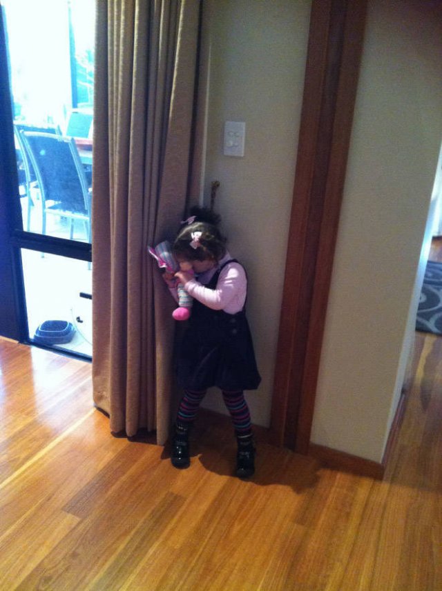 Kids Are Good At Hiding (22 pics)