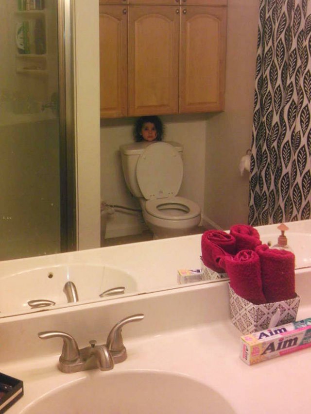 Kids Are Good At Hiding (22 pics)