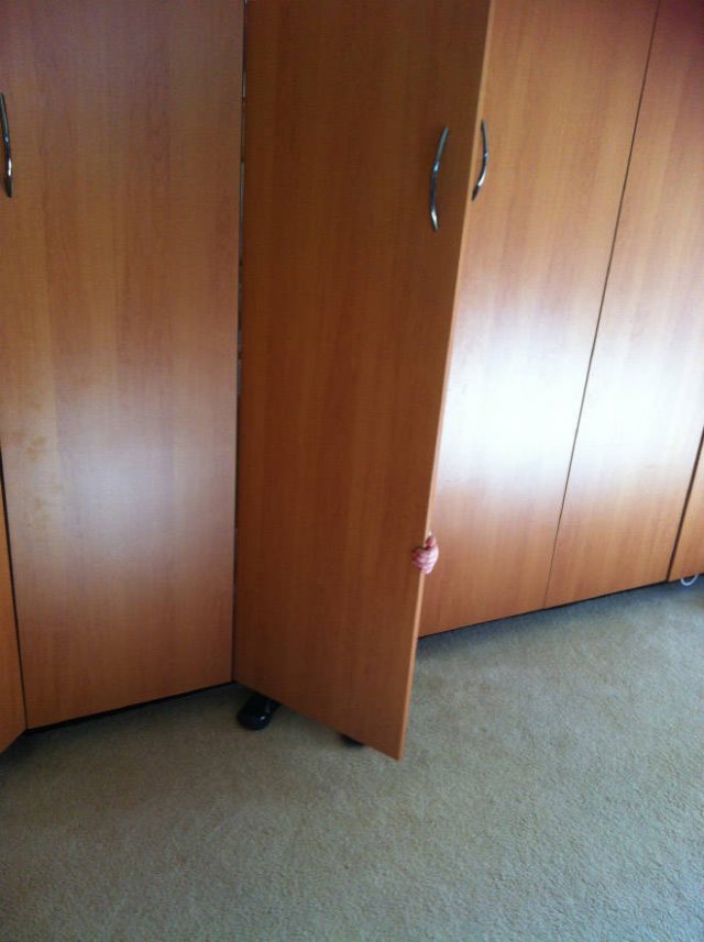 Kids Are Good At Hiding (22 pics)