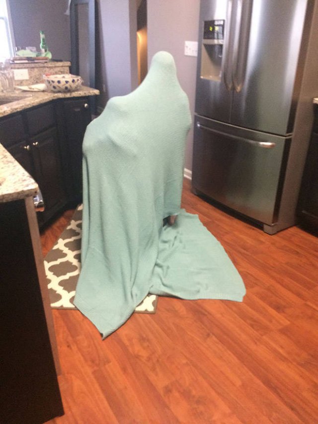 Kids Are Good At Hiding (22 pics)