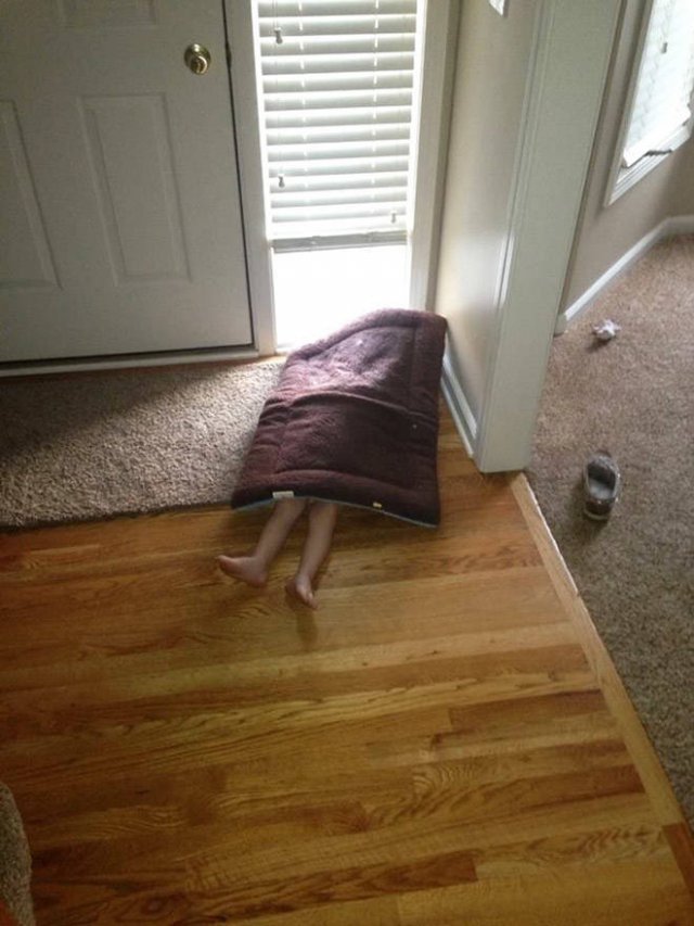 Kids Are Good At Hiding (22 pics)