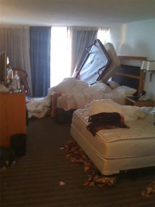 These Hotel Guests Are The Worst 33 Pics