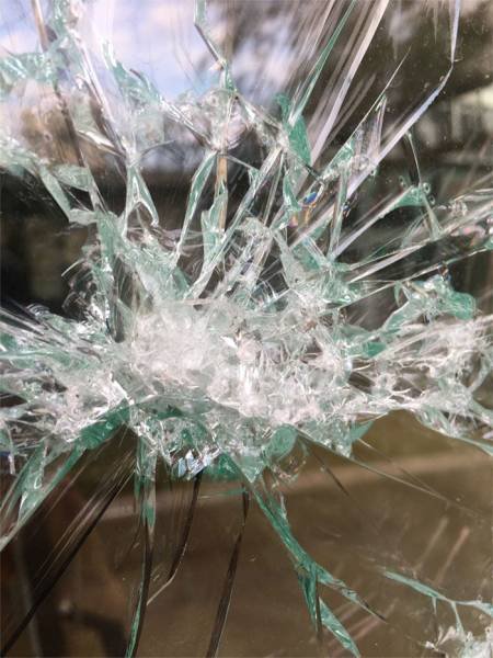 It's Not Just A Broken Glass (7 pics)