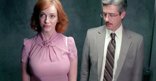 Christina Hendricks GIFs (18 GIFs)