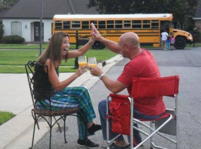 Parents Celebrate Back To School (21 pics)