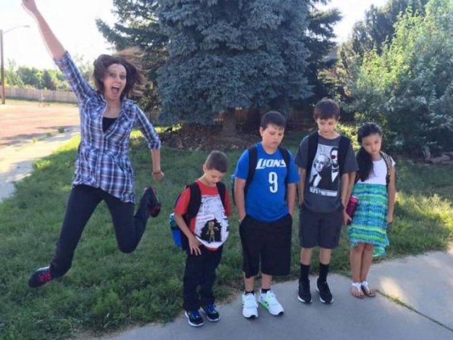 Parents Celebrate Back To School (21 pics)