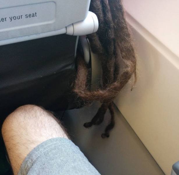 Funny And Scary Airplane Flight Moments (18 pics)