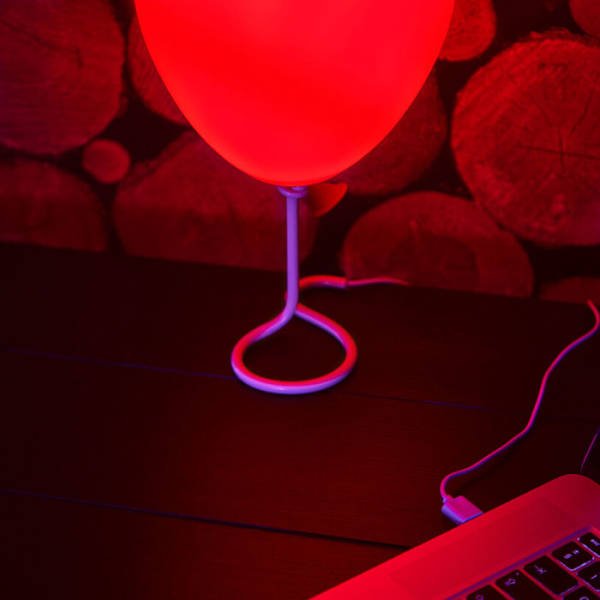 Pennywise Balloon Lamp (6 pics)
