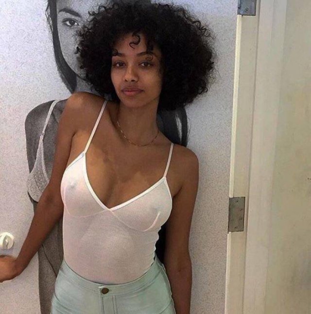 Braless Girls Are The Best (52 pics)