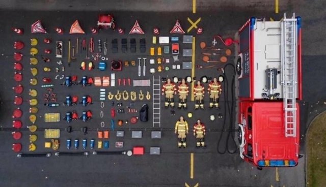 Emergency Service Vehicles From All Over The World And The Equipment Inside Them (39 pics)