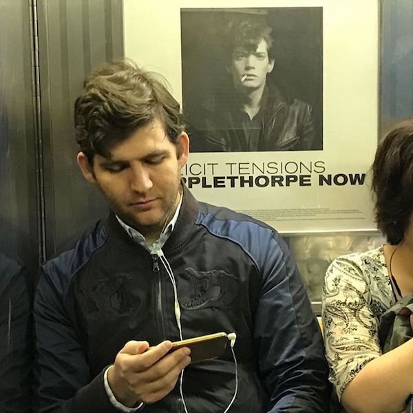 Commuters Who Look Like their Surroundings (31 pics)