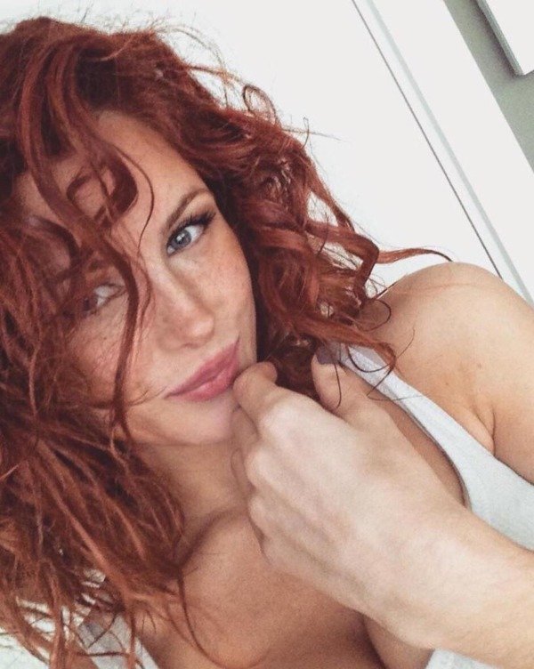 Cute Girls With Curly Hair (31 pics)