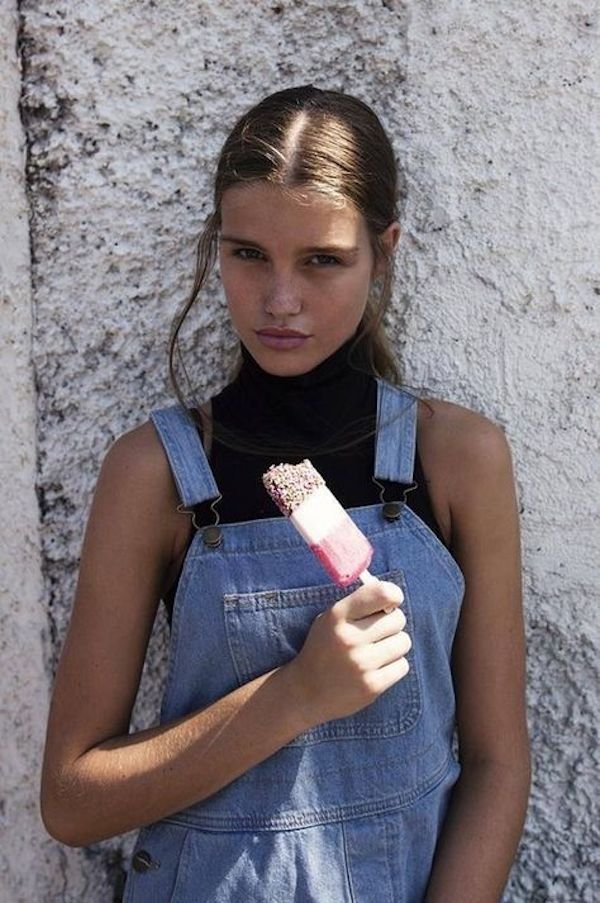 Girls In Overalls (31 pics)