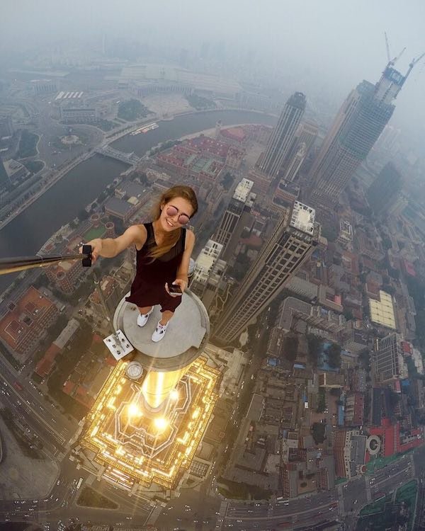 Dangerous Selfies 32 Pics 7862