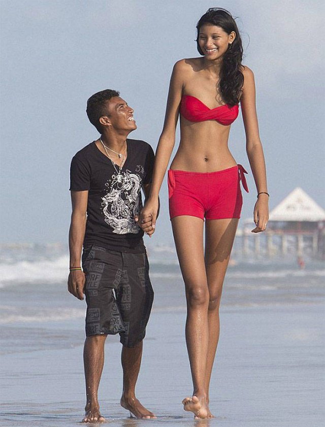 When Tall People Meet Short People (35 pics)
