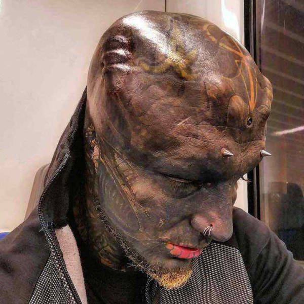 Guy From France Turned Himself Into An Alien (9 pics)