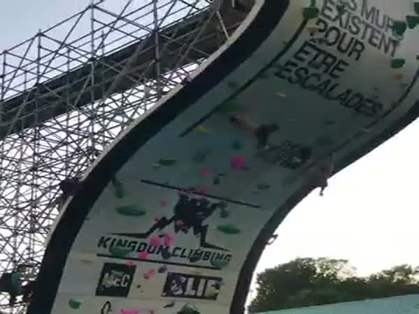 Extreme Rock Climbing Skills