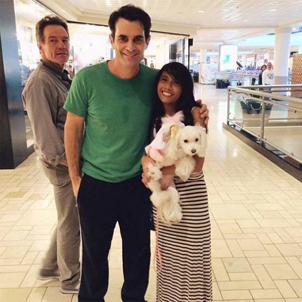 Celebrities Photobomb Ordinary People (27 pics)