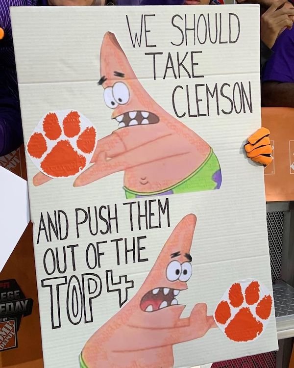 Funny Gameday Signs (32 pics)