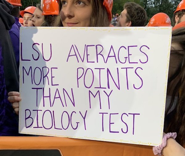 Funny Gameday Signs (32 pics)