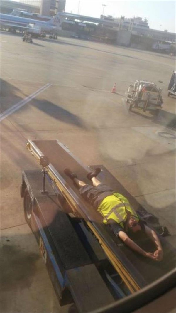 These Can Only Happen At Work (37 pics)