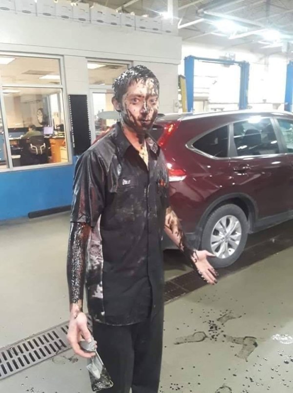 These Can Only Happen At Work (37 pics)