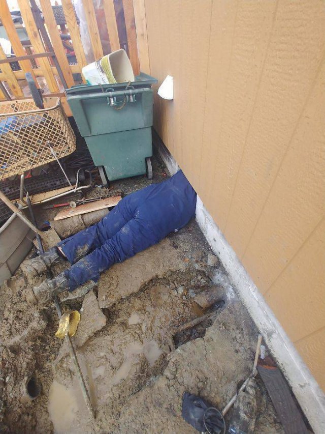 It's Not Easy To Be A Plumber (30 pics)