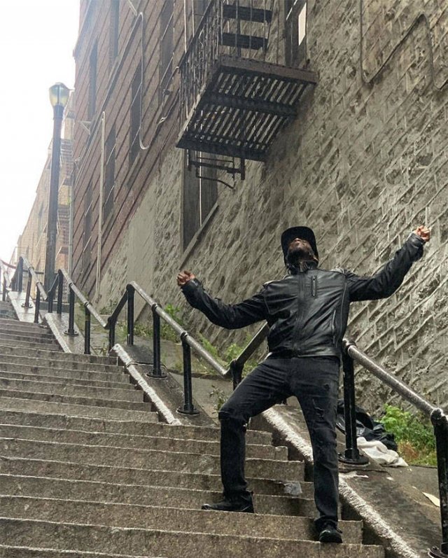 The Joker Stairs In The Bronx (17 pics)