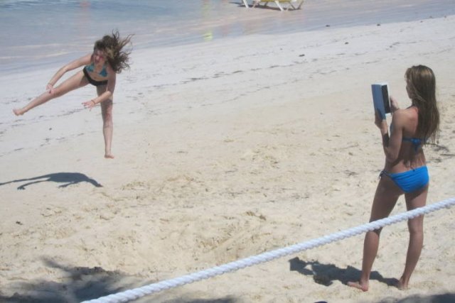In The Right Place At The Right Time (47 pics)