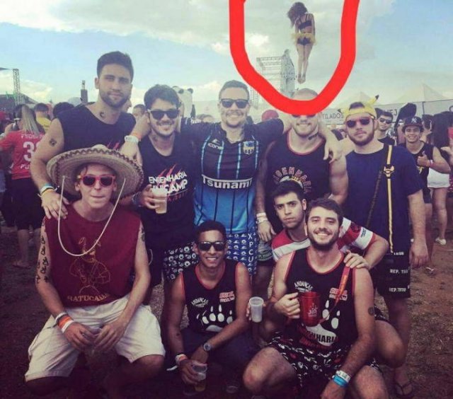 In The Right Place At The Right Time (47 pics)