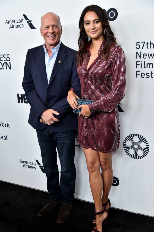 Celebrity Couples With Big Age Differences (16 pics) Celebrity Couples With Big Age Differences (16 pics)