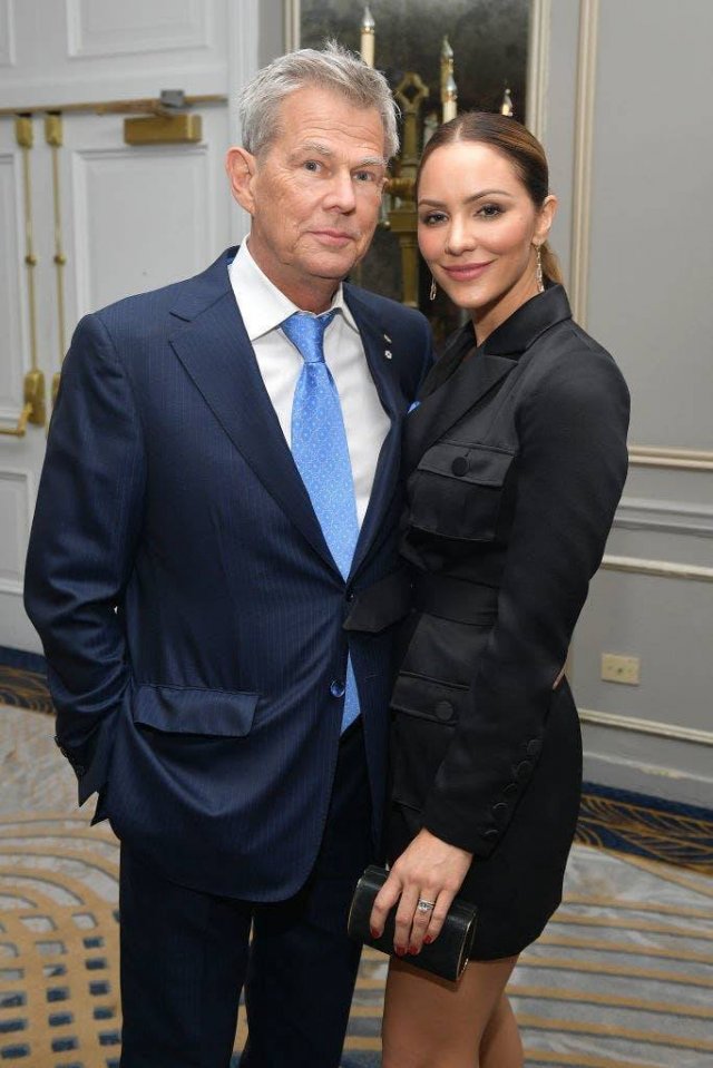 Celebrity Couples With Big Age Differences (16 pics) Celebrity Couples With Big Age Differences (16 pics)