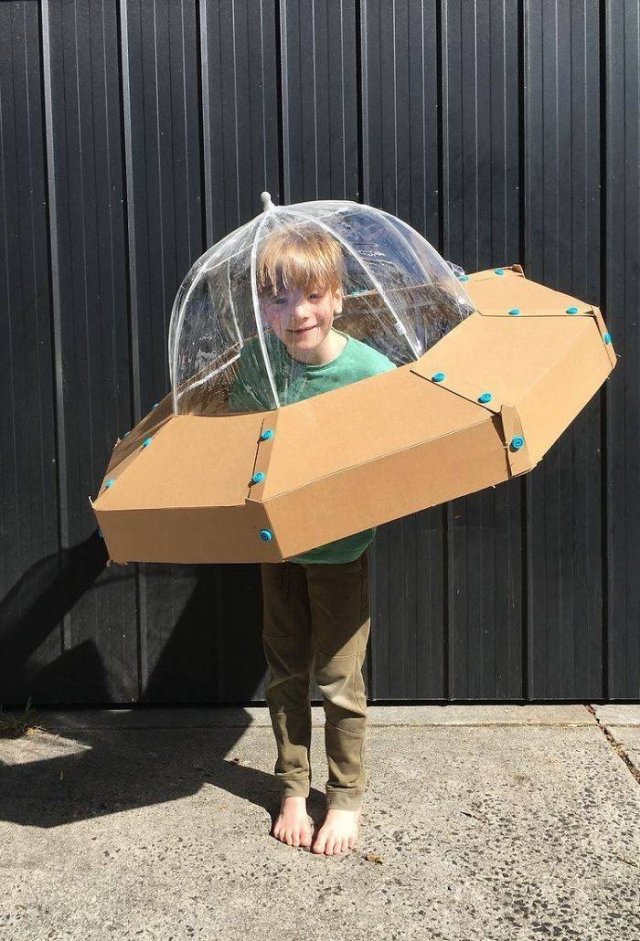 DIY Cardboard Costumes For Kids 20 Pics 