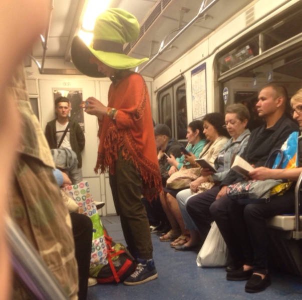 Funny And Strange Things On the Subway (31 pics)