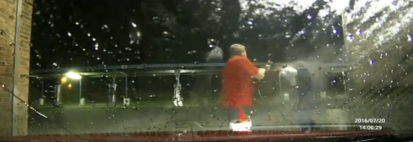 Bad Ways to Wash Your Car (23 gifs)