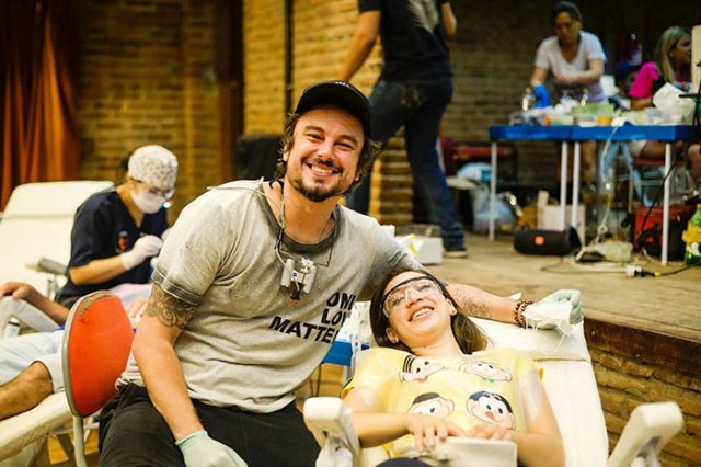 Brazilian Dentist Travels To Treat The Teeth Of Poor People For Free (30 pics)