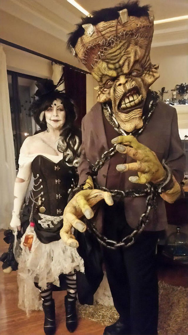 Halloween Couple Costumes (37 pics)