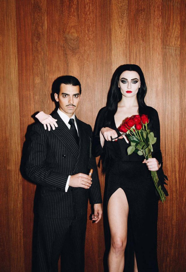 Halloween Couple Costumes (37 pics)
