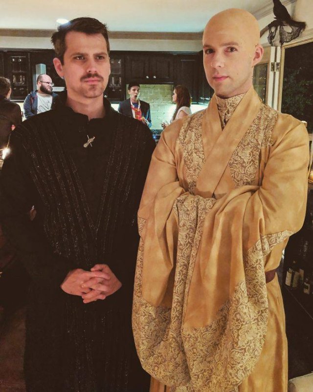 Halloween Couple Costumes (37 pics)