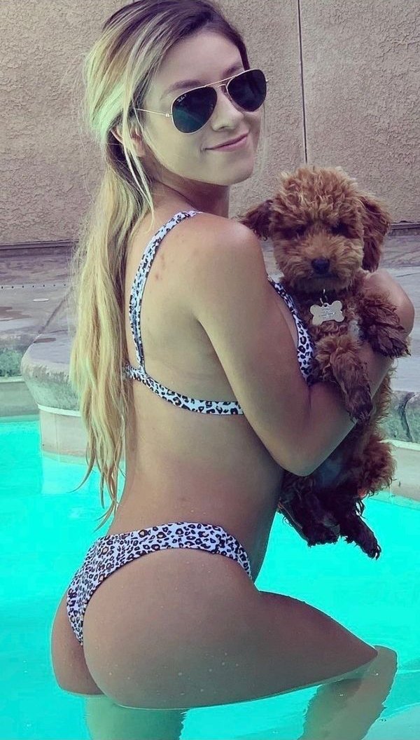 Girls & Puppies (32 pics)