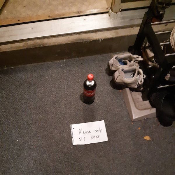 Weird Halloween Giveaways (15 pics)