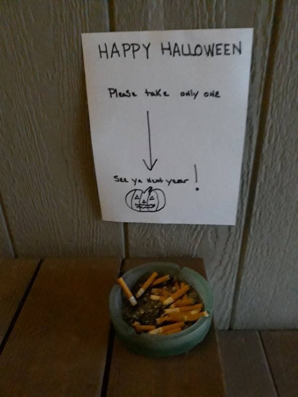 Weird Halloween Giveaways (15 pics)