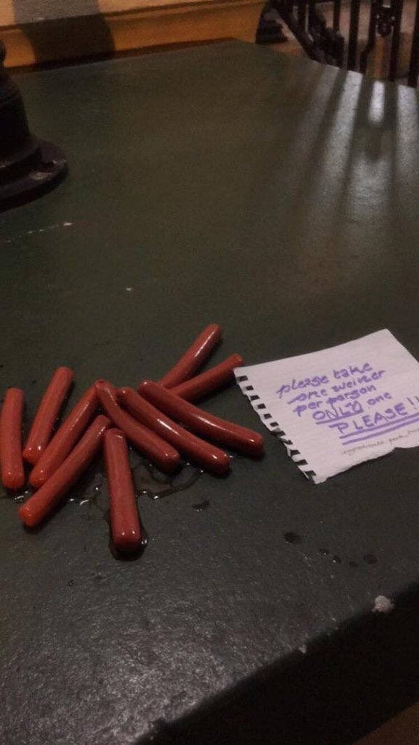 Weird Halloween Giveaways (15 pics)