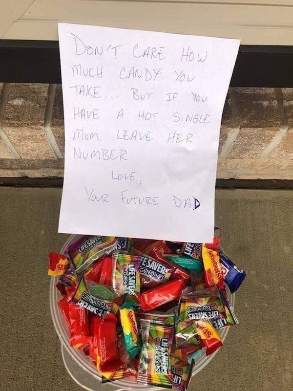 Weird Halloween Giveaways (15 pics)