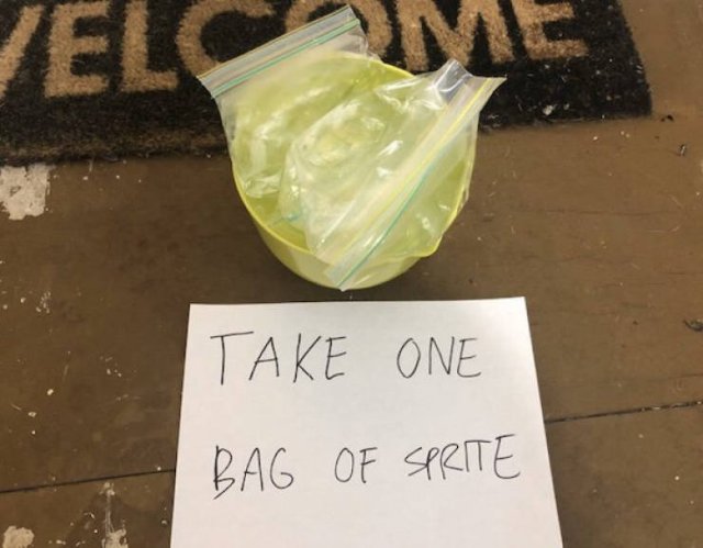 Weird Halloween Giveaways (15 pics)